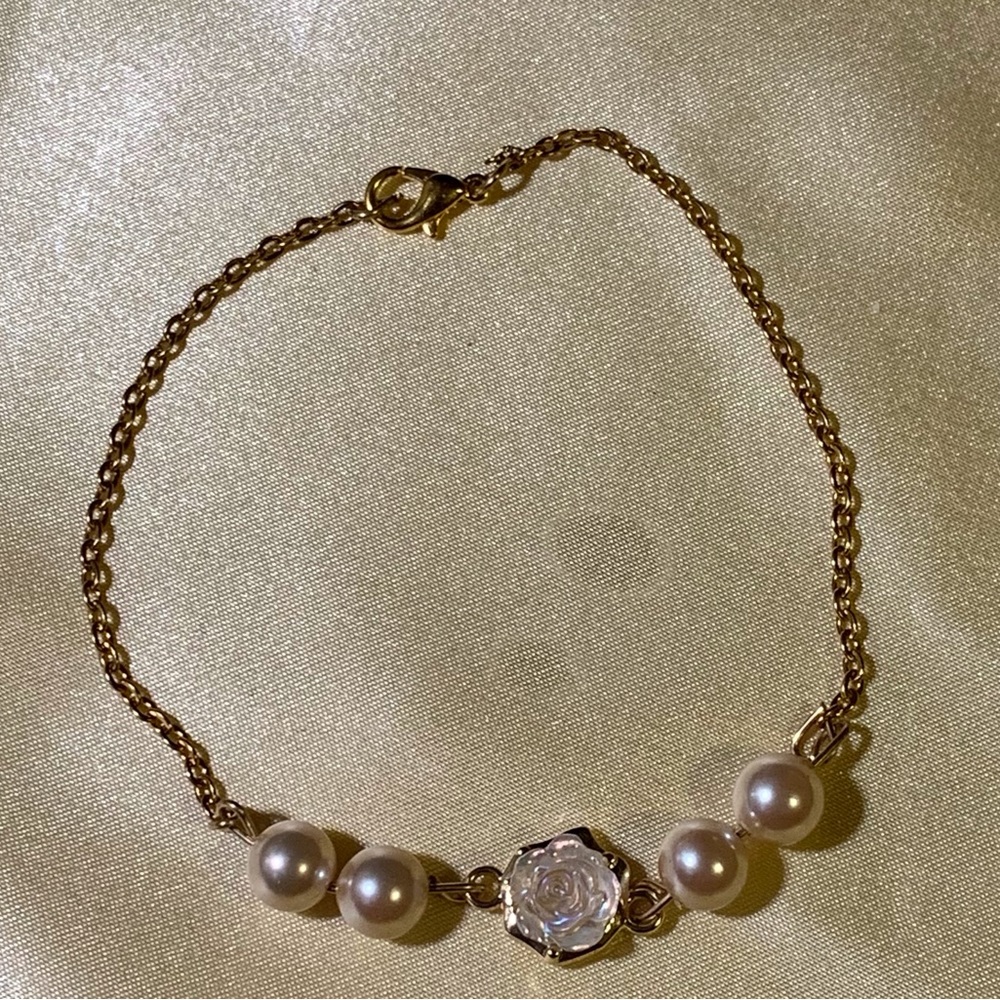 Pearlescent Flowers Bracelet